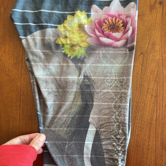 Teeki Elephant Hot Pant Leggings - Picture 2 of 4